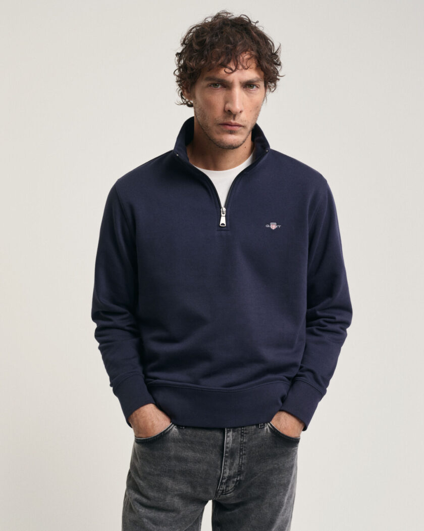 Seasonal Essential Embroidered Archive Shield Half-Zip Sweatshirt