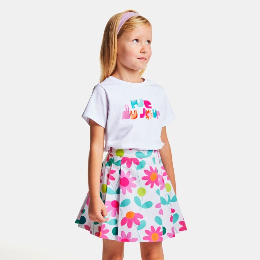 Girl pleated skirt