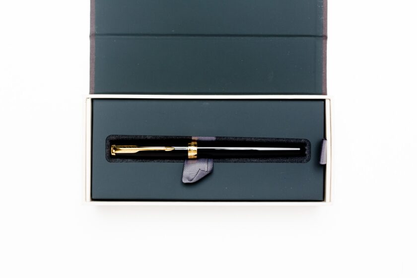 Elegant Black Lacquer Fine Point Pen - Image 2